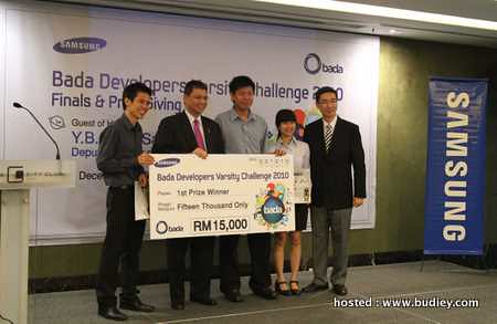 1st prize winner from USM with Deouty Minister & Mr. Lee, Samsung