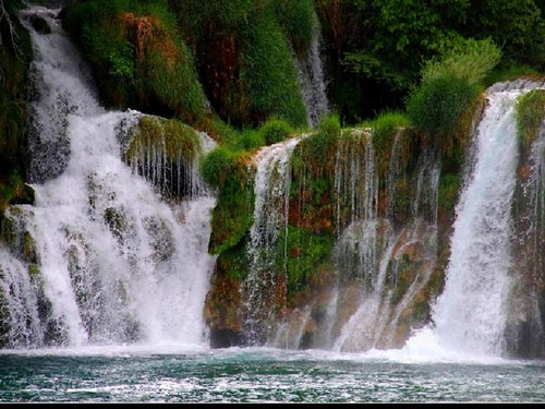hd wallpapers waterfalls. Wallpapers of Waterfall and