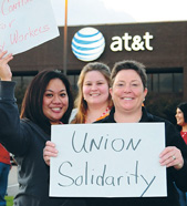 Members at AT&T Mobility across the country are talking one-on-one with co-workers to build bargaining power.