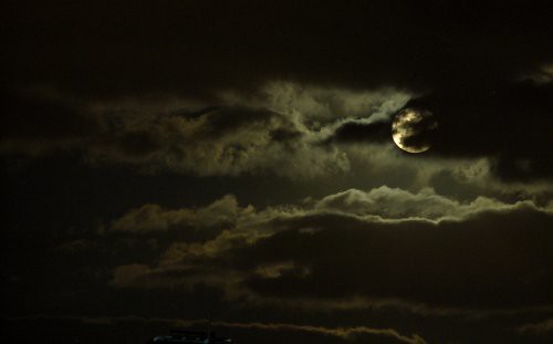 moon_clouds