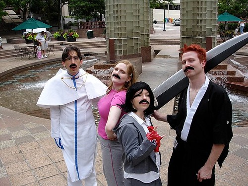 HeroesCon 2006: Bleach Cosplay + Fake Moustaches