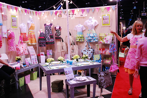 Cindy Taylor Oates booth
