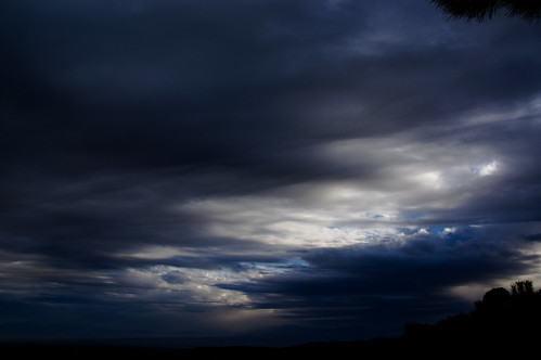 フリー写真素材|自然・風景|空|雲|暗雲|