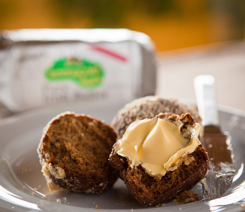 Muffin with Kerrygold 
Butter