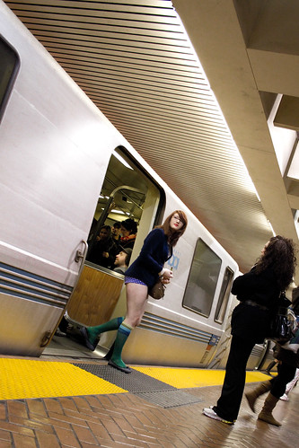 No Pants Subway Ride, SF 2011: arrival 00