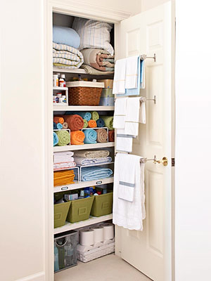 Organized-By-Evelin-Linen-Closet
