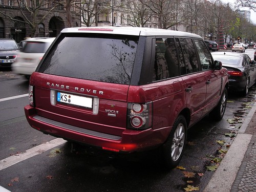 Range Rover Vogue TD V8 red with silver roof