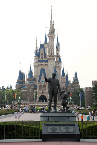 Partners Statue and Cinderella Castle