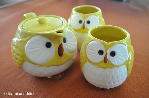 Yellow Owl Tea Set