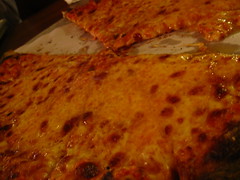 Moder's Cheese pizza