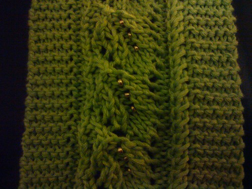 Detail Jeanette's scarf