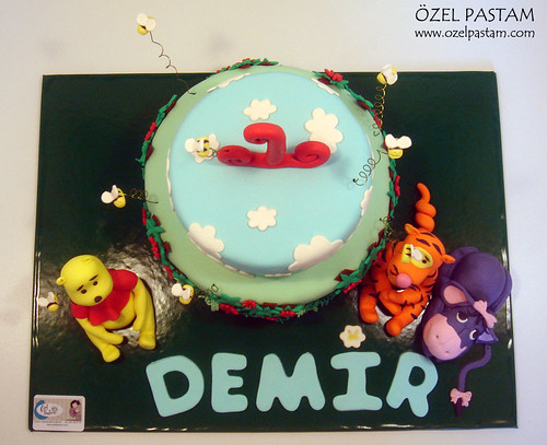 Demir'in Winnie The Pooh ve Arkadaşları Pastası / Winnie The Pooh and Friends' Cake