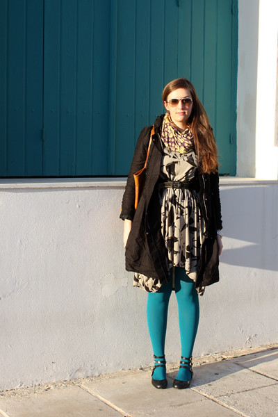 fashionarchitect.net_turquoise_tights_feather_print_dress