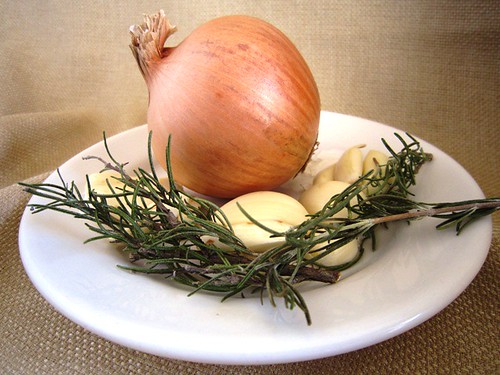 Onion, rosemary and garlic