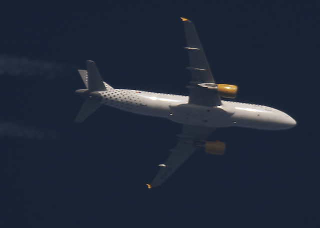 Vueling A320 EC-KLB