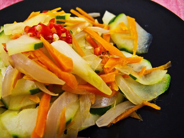 IMG_2035 Vegetarian - cucumber , onion , carrot  and red chilli ,素食