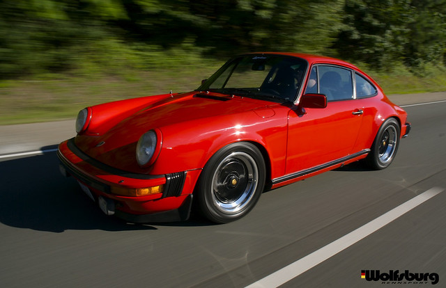 Basic red Porsche 911