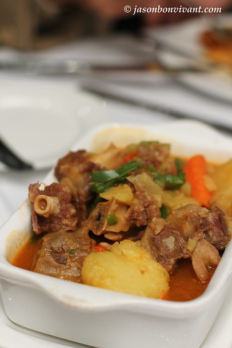 Stewed ox-tail (country style)