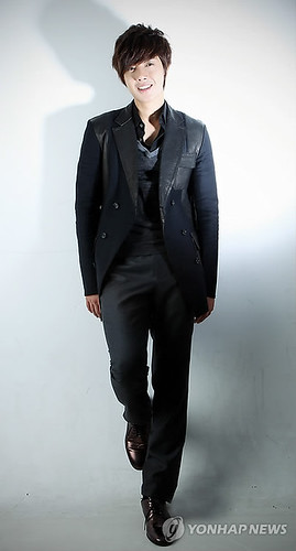  Kim Hyun Joong's Photos Collection 3 [22.11.10]