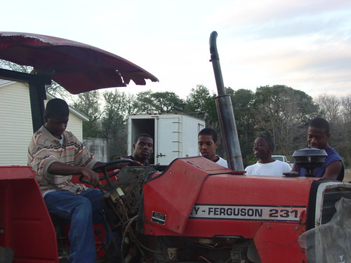 Young farmers in Florida participate in the New and Beginning Farmers Training Program to learn skills that will help them start successful farming operations.