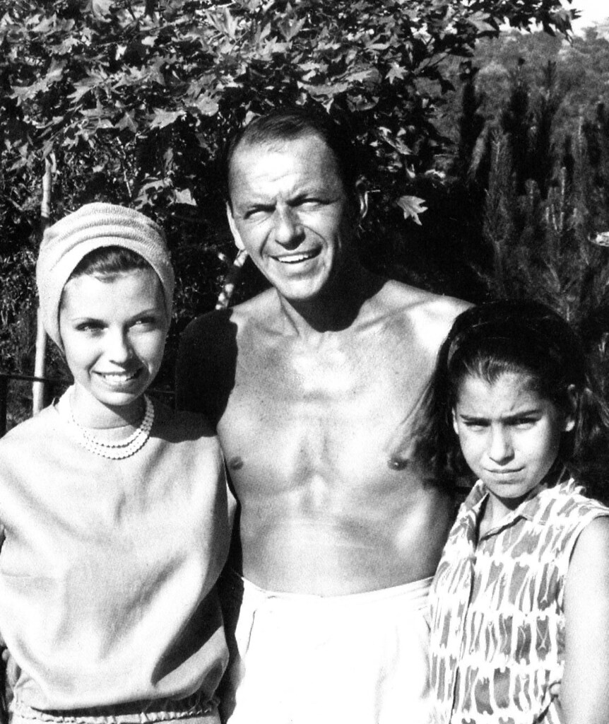 Frank Sinatra and his daughters