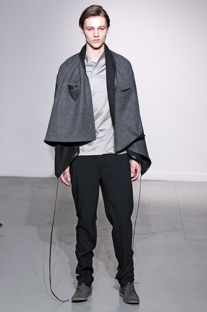 Oliver Welton3082_FW11_Paris_Gustavo Lins(Simply Male Models)