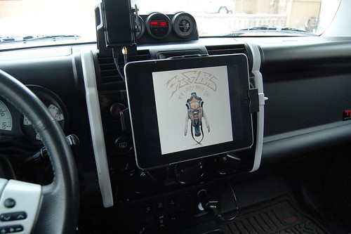 iPad installed in a Toyota FJ Cruiser