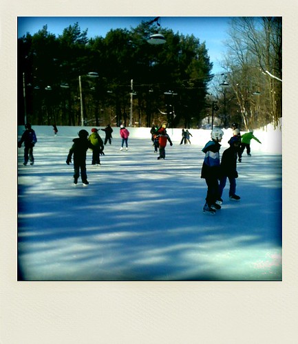 Kids on ice! Lookout!