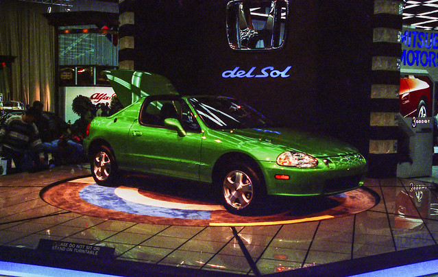 green film 35mm unitedstates michigan detroit 1995 detroitautoshow cobohall hondadelsol ricohxrm