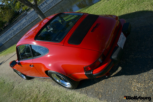 Basic red Porsche 911