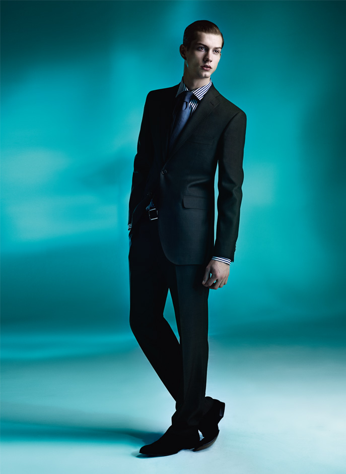 Theo Hall0045_Guy Laroche SS11 Collection(Official)