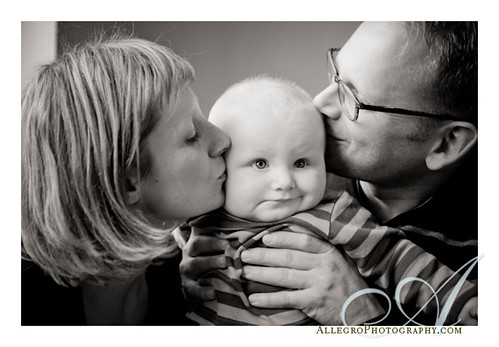 belmont-family-portrait-wellesley-children-photography-kisses for the baby