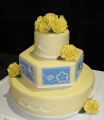15-Classic Yellow and Blue Wedding Cake
