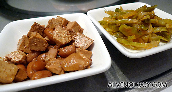 Instead of the usual nuts, picked vegetable and beancurd were served as table snacks