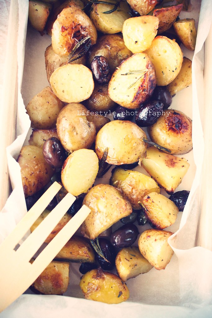 Crispy potatoes with olives and rosemary