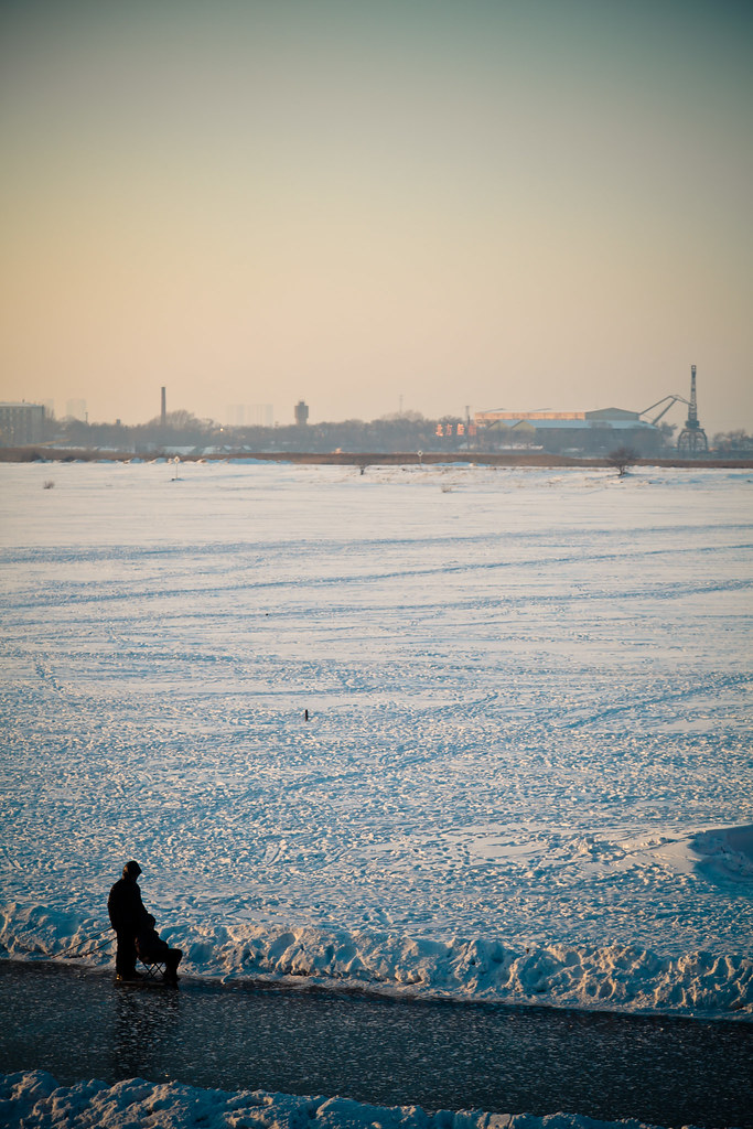 Frozen river in Harbin (哈尔滨)