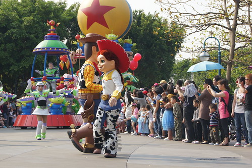 Hong Kong Disneyland Family Trip - Woody And Jessie