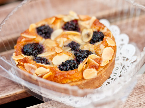 Blackberry almond tarte