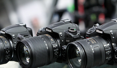 review compare D7000 vs Nikon D5100 vs D3100 vs D90 size