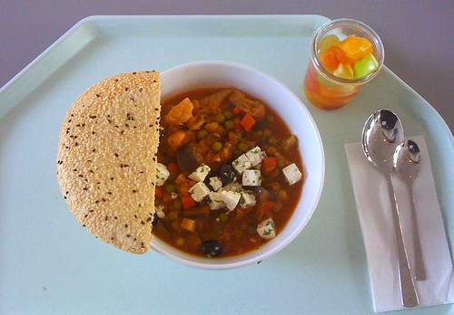 Griechischer Gemüsetopf mit Schafskäse & Oliven / Vegetable stew greek style with feta & olives