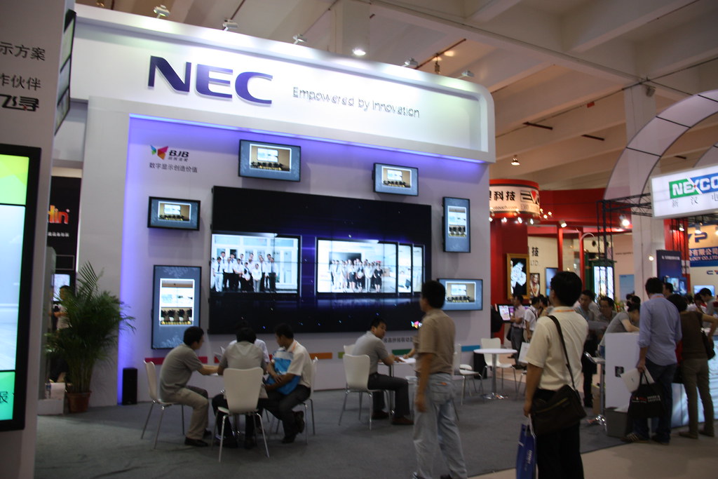 台湾NEC大屏显示器