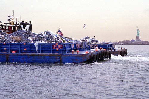 L0068416 Last barge of garbage to Fresh Kills