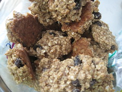 vegan oatmeal raisin cookies