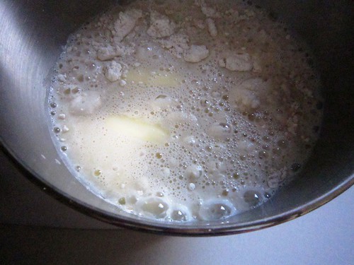 Bubbles and yeast dough