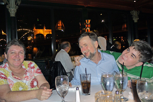 Dinner at the Grand Concourse (I think they were a little tired of posing for pictures by this point!)