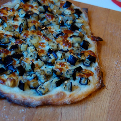 Eggplant and oregano pizza