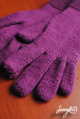 Лиловые перчатки с платочной манжетой
Purple gloves with garter cuff