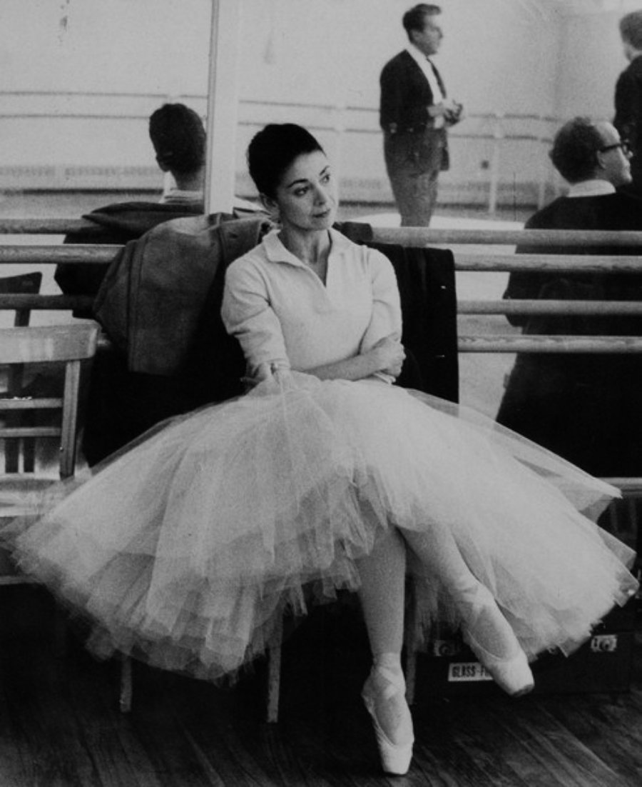 3 Ballerina - Margot Fonteyn2 - royal ballet - ballerinagallery.com