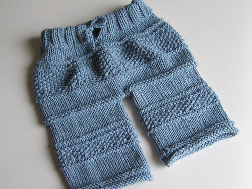 Knitted baby pants (front)