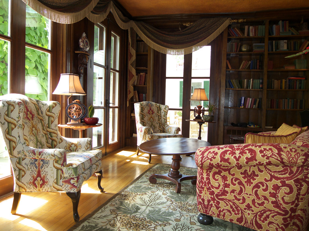 Copyright Photo: Hovey Manor Library by Montreal Photo Daily, on Flickr